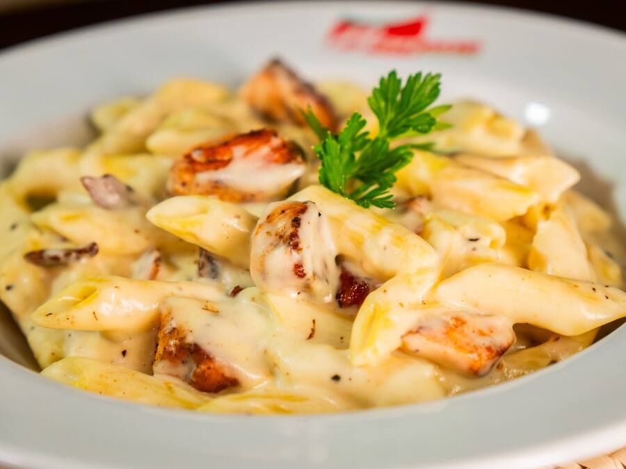 Penne com salmão